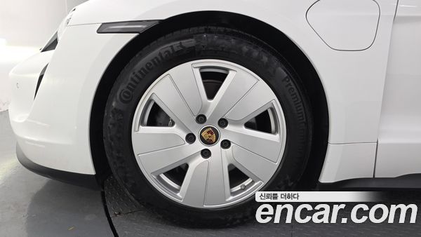 Porsche Taycan 2022, фото 5
