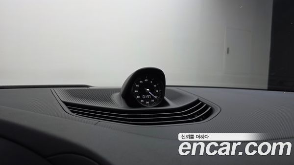 Porsche Taycan 2022, фото 31