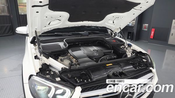 Mercedes-Benz GLE 2023, фото 6