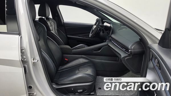 Hyundai Elantra 2022, фото 16
