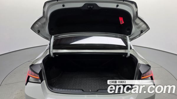 Hyundai Elantra 2022, фото 33