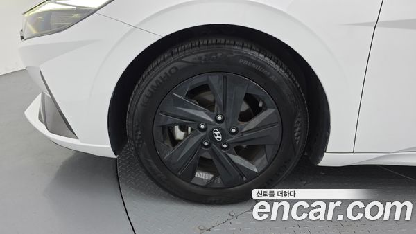 Hyundai Elantra 2023, фото 5