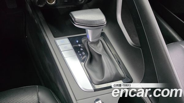 Hyundai Elantra 2023, фото 9