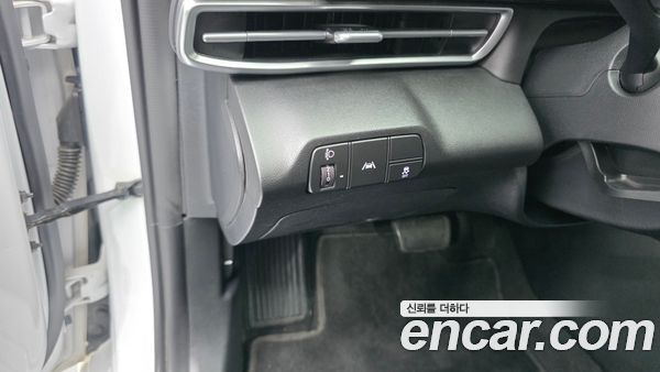 Hyundai Elantra 2023, фото 12