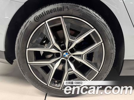 BMW 5 Series 2025, фото 14
