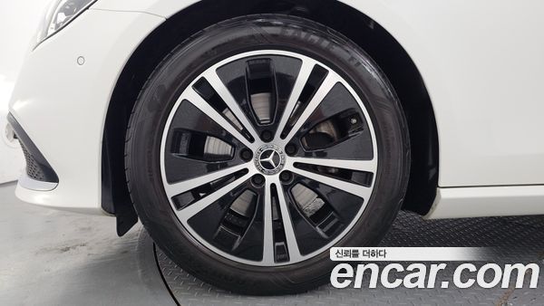 Mercedes-Benz E-Class 2021, фото 4
