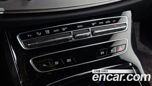 Mercedes-Benz E-Class 2021, фото 28