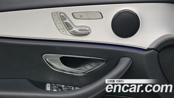 Mercedes-Benz E-Class 2021, фото 30