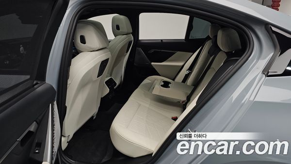 BMW i5 2025, фото 17