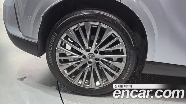 Lexus RX 2023, фото 5