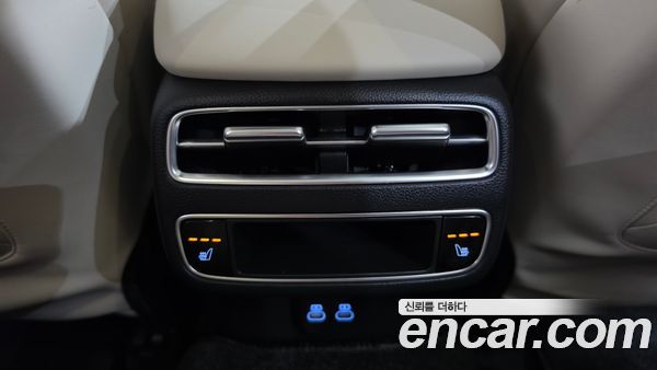 Genesis GV70 2025, фото 31