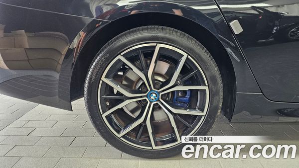 BMW 5 Series 2023, фото 5