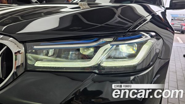 BMW 5 Series 2023, фото 8