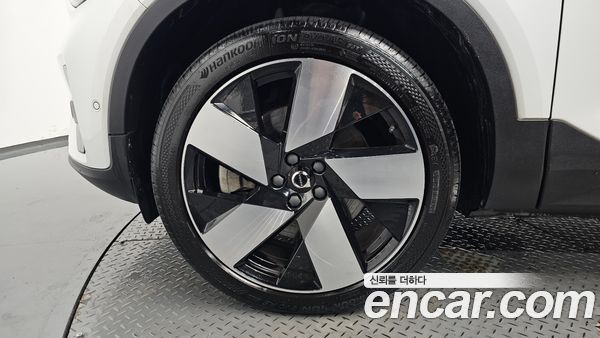 Volvo C40 2022, фото 5