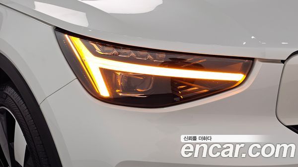 Volvo C40 2022, фото 8