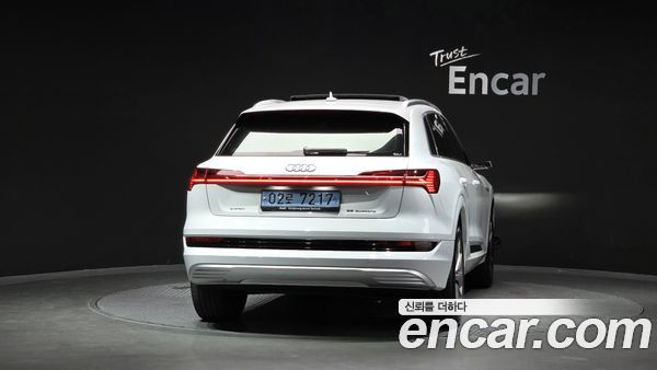 Audi e-tron 2020, фото 4
