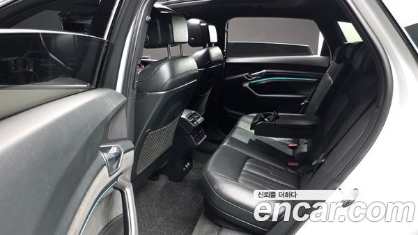 Audi e-tron 2020, фото 11