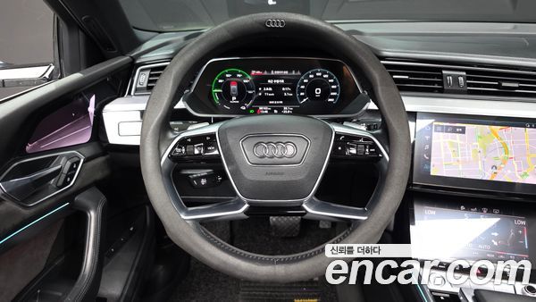 Audi e-tron 2020, фото 12