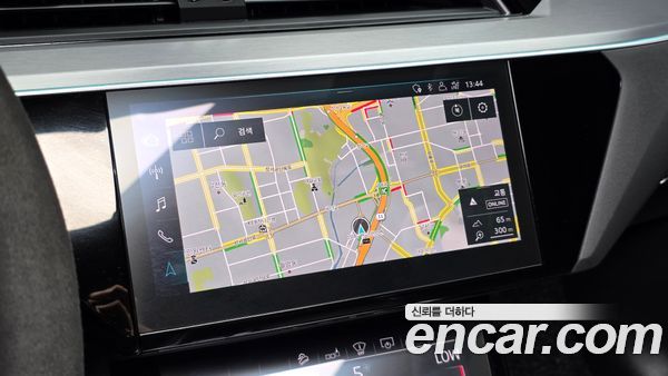 Audi e-tron 2020, фото 13