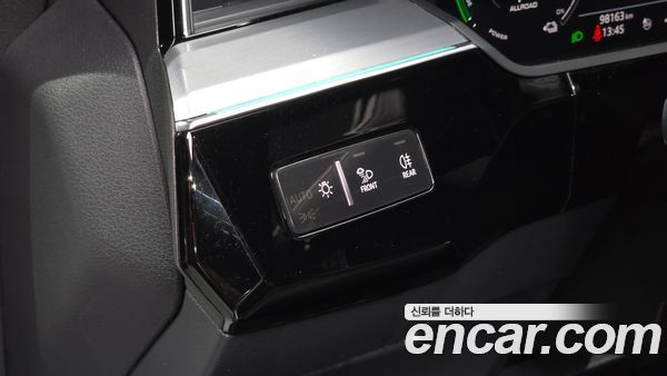 Audi e-tron 2020, фото 15
