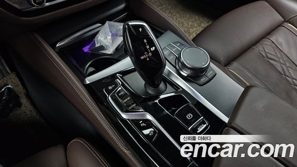 BMW 5 Series 2023, фото 9