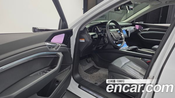 Audi e-tron 2022, фото 13