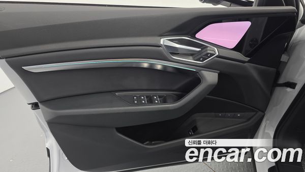 Audi e-tron 2022, фото 14