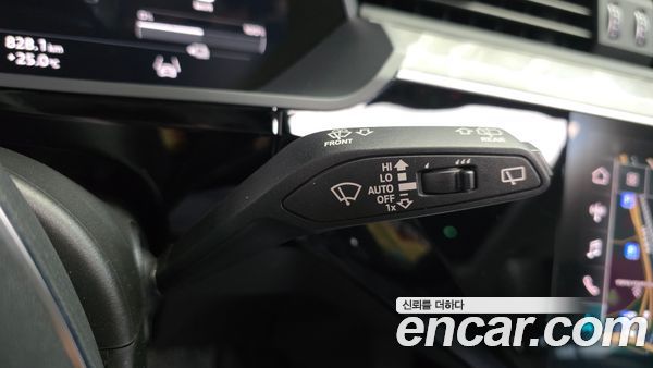 Audi e-tron 2022, фото 35