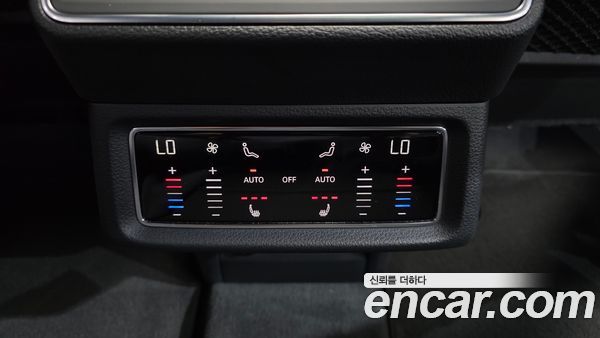 Audi e-tron 2022, фото 24