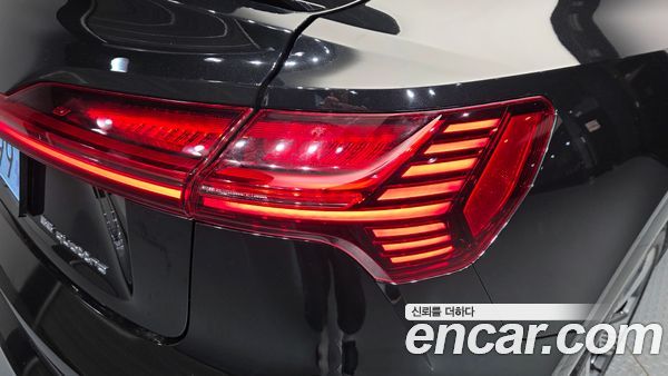 Audi e-tron 2022, фото 9