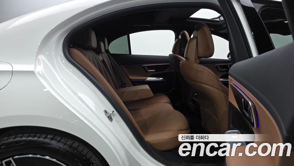 Mercedes-Benz E-Class 2026, фото 18