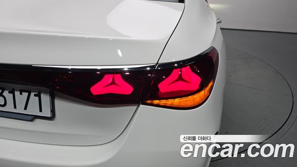 Mercedes-Benz E-Class 2026, фото 9