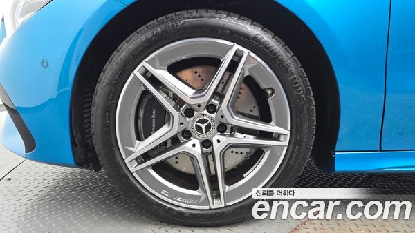 Mercedes-Benz CLA 2024, фото 4