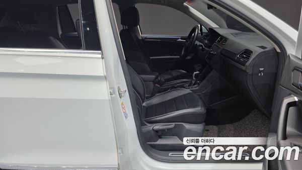Volkswagen Tiguan 2021, фото 16
