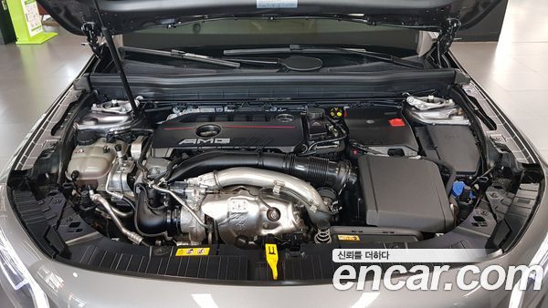 Mercedes-Benz GLB 2023, фото 6