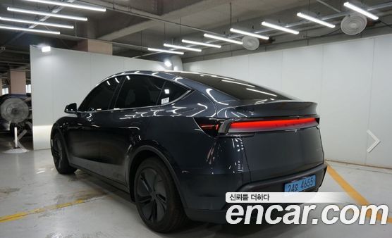 Tesla Model Y 2025, фото 6