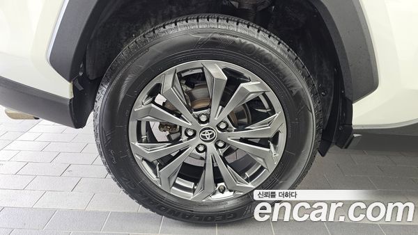 Toyota RAV4 2022, фото 5