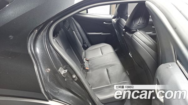 Lexus UX 2020, фото 16