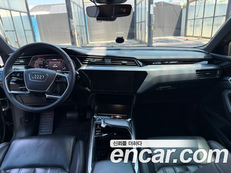 Audi e-tron 2022, фото 5