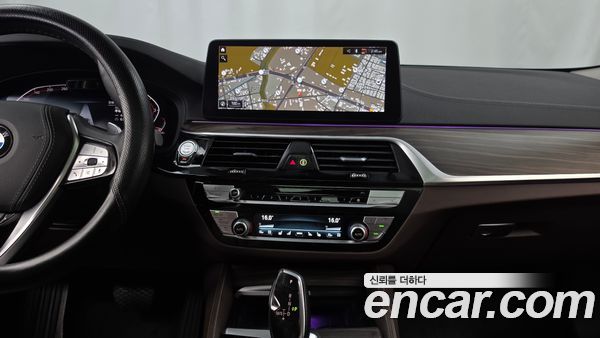 BMW 5 Series 2021, фото 20