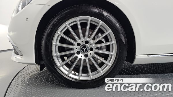 Mercedes-Benz E-Class 2022, фото 5