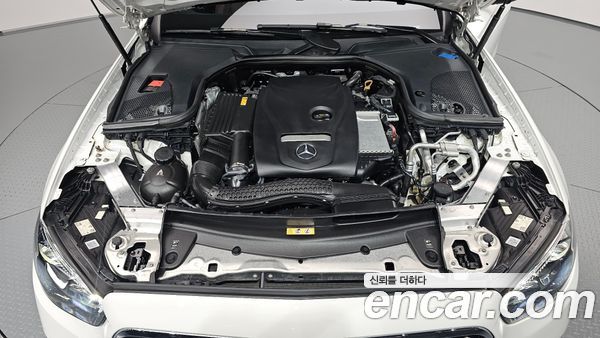 Mercedes-Benz E-Class 2022, фото 6