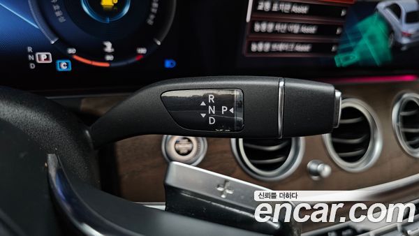 Mercedes-Benz E-Class 2022, фото 9