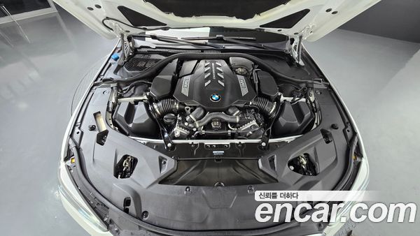 BMW 8 Series 2023, фото 6