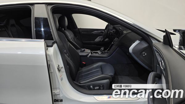 BMW 8 Series 2023, фото 16