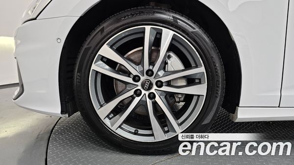 Audi A6 2022, фото 5