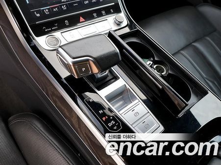 Audi A8 2023, фото 9
