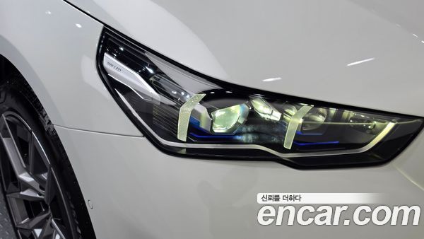 BMW 5 Series 2025, фото 8