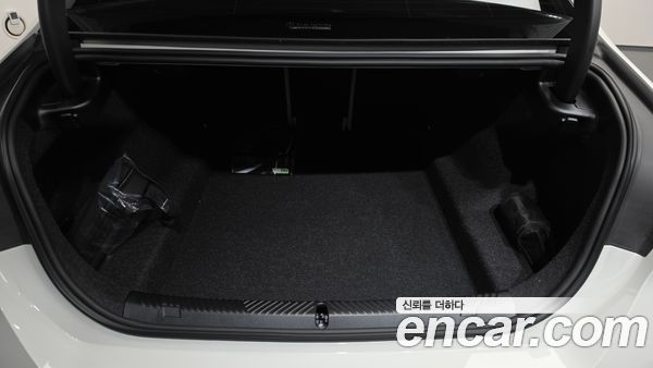 BMW 5 Series 2025, фото 27