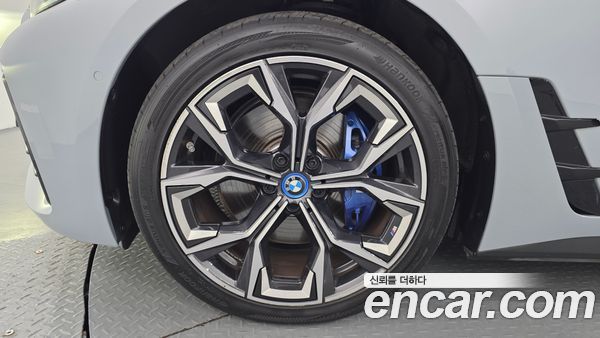 BMW i4 2022, фото 5